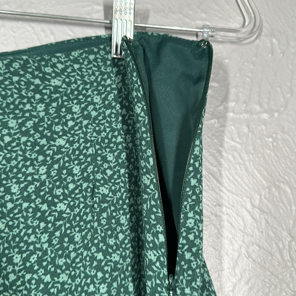 Forever 21 Green Floral Print Mini Skirt Women's Size Medium - Picture 5 of 8